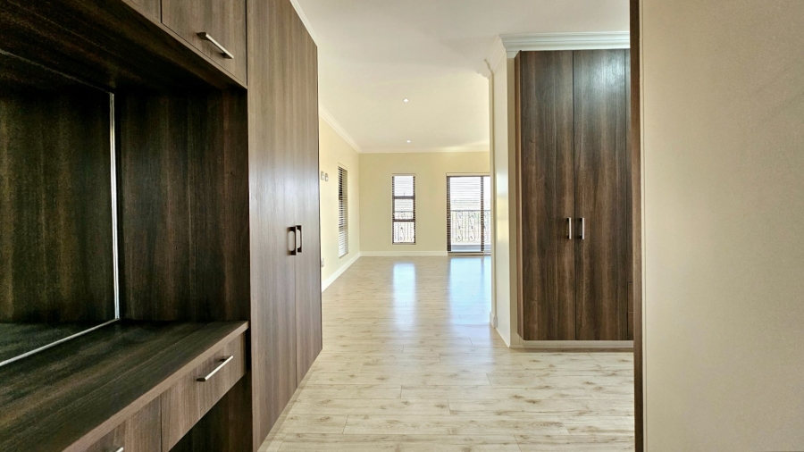 5 Bedroom Property for Sale in Kiepersol Free State